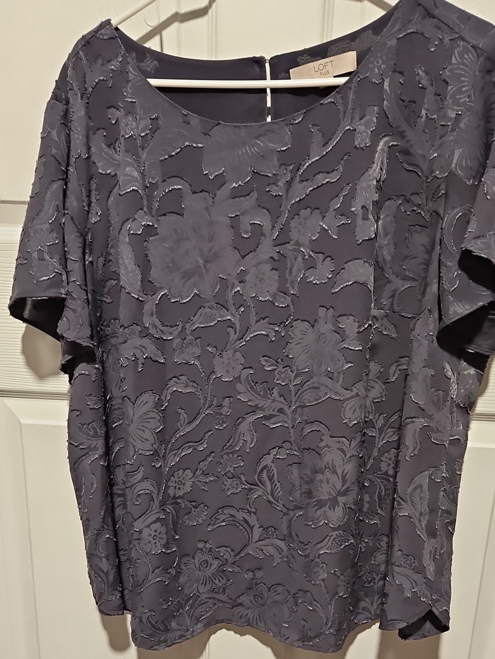 LOFT Slate Floral Jacquard Short-Sleeve Blouse Size 20